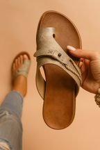 Julia | Stylish strappy flip-flops 2